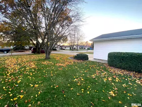 2921 Sutherland Rd, Springfield, IL 62702 photo 7