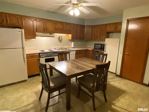2921 Sutherland Rd, Springfield, IL 62702 photo 14
