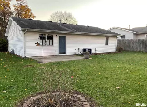 2921 Sutherland Rd, Springfield, IL 62702 photo 3