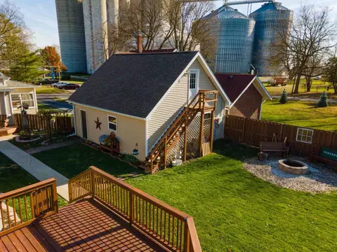 107 N Albert St, Chestnut, IL 62518 photo 35