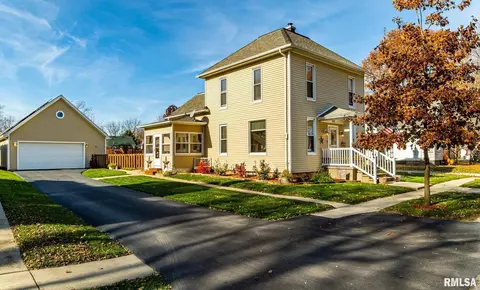 107 N Albert St, Chestnut, IL 62518 photo 4
