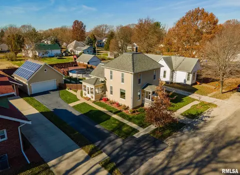 107 N Albert St, Chestnut, IL 62518 photo 1