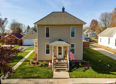 107 N Albert St, Chestnut, IL 62518 photo 5