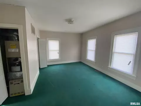 333 W Van Buren, Greenview, IL 62642 photo 4
