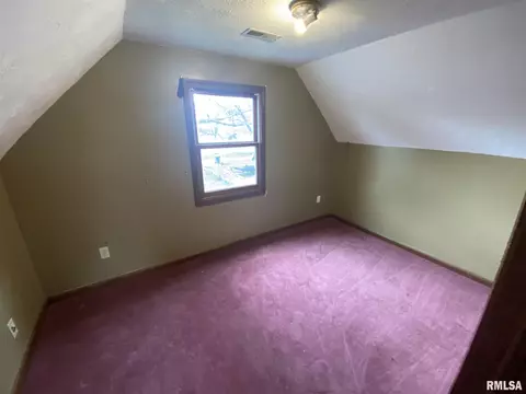 333 W Van Buren, Greenview, IL 62642 photo 11
