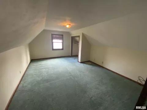 333 W Van Buren, Greenview, IL 62642 photo 12