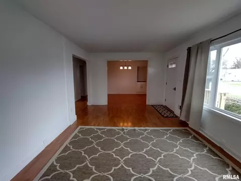 18 Radcliff Rd, Springfield, IL 62703 photo 2