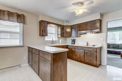 2208 Blackhawk Ave, Springfield, IL 62702 photo 11