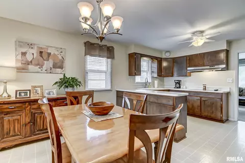2208 Blackhawk Ave, Springfield, IL 62702 photo 15