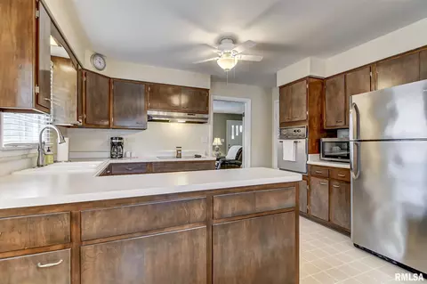 2208 Blackhawk Ave, Springfield, IL 62702 photo 12