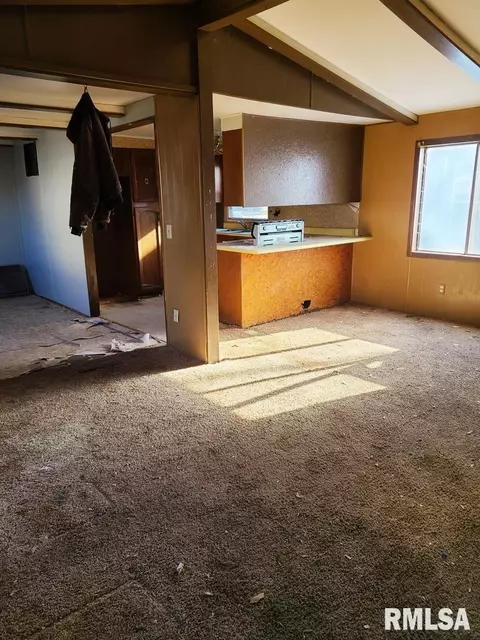 628 N White St, Macomb, IL 61455 photo 5