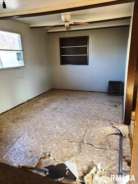628 N White St, Macomb, IL 61455 photo 4
