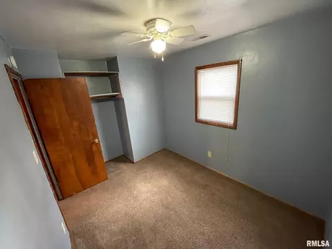 19 Lilac Ln, Springfield, IL 62702 photo 3