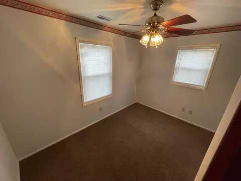 19 Lilac Ln, Springfield, IL 62702 photo 5