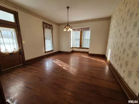 201 N Main St, Virginia, IL 62691 photo 6