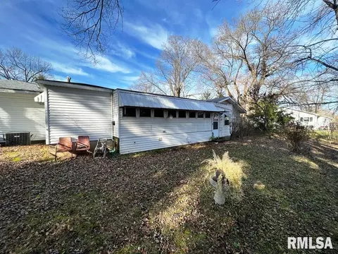 405 N Oak St, Bath, IL 62617 photo 2