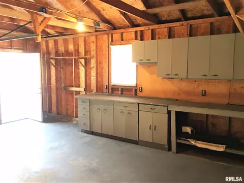 1813 E Bertman Ave, Springfield, IL 62702 photo 19