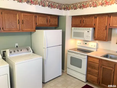 1813 E Bertman Ave, Springfield, IL 62702 photo 7