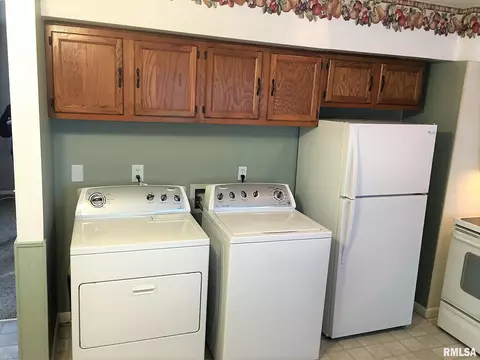 1813 E Bertman Ave, Springfield, IL 62702 photo 8