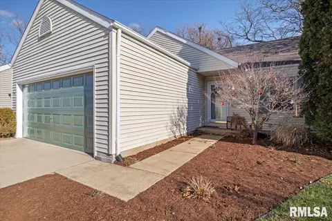 812 Helene St, Springfield, IL 62702 photo 2
