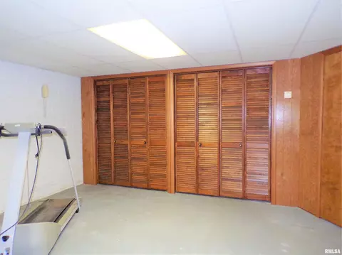 435 W Holmes St, Oneida, IL 61467 photo 29