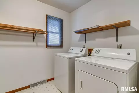5208 Buford St, Springfield, IL 62703 photo 18
