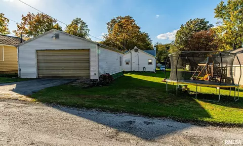 213 N Spring St, Mount Pulaski, IL 62548 photo 18