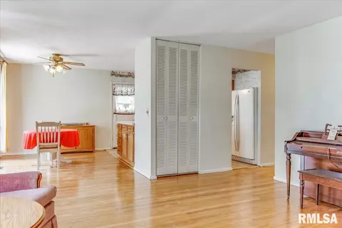 2001 N 23rd St, Springfield, IL 62702 photo 5