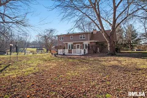 340 Brian Ln, Dawson, IL 62520 photo 2
