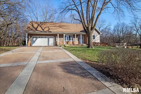 340 Brian Ln, Dawson, IL 62520 photo 1