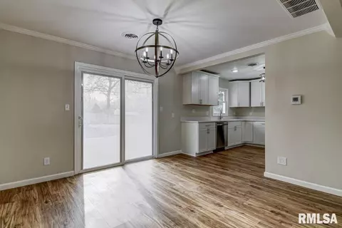 58 Horseshoe Dr, Springfield, IL 62702 photo 9