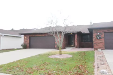 3312 W Crystal Lake Dr, Springfield, IL 62711 photo 1