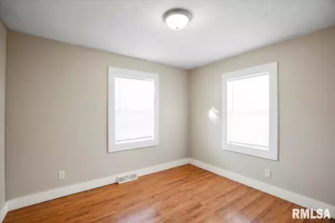 2140 S 13th St, Springfield, IL 62703 photo 4
