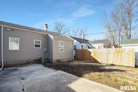 2140 S 13th St, Springfield, IL 62703 photo 16