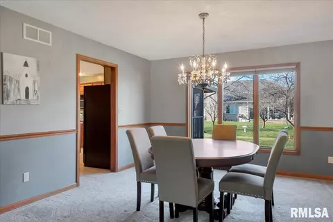 501 Colbrook Dr, Springfield, IL 62702 photo 10