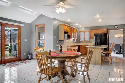 501 Colbrook Dr, Springfield, IL 62702 photo 18