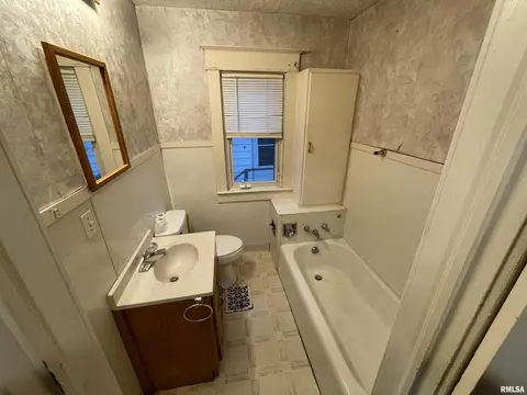 1829 S Spring St, Springfield, IL 62704 photo 12