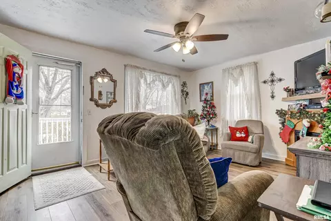 123 Aarup St, Springfield, IL 62703 photo 9