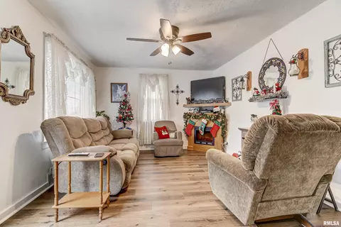 123 Aarup St, Springfield, IL 62703 photo 7