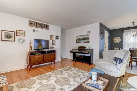 2300 S Spring St, Springfield, IL 62704 photo 6