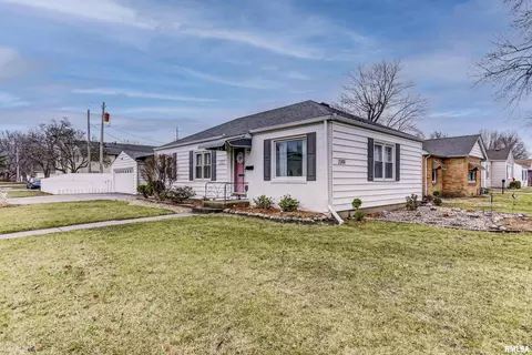 2300 S Spring St, Springfield, IL 62704 photo 4