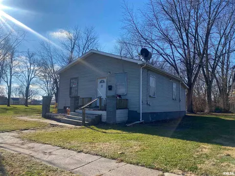 635 N 15th St, Springfield, IL 62702 photo 1