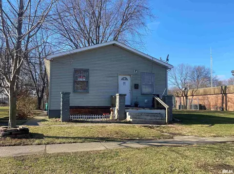635 N 15th St, Springfield, IL 62702 photo 2