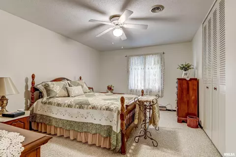 508 Avondale Dr, Springfield, IL 62704 photo 24