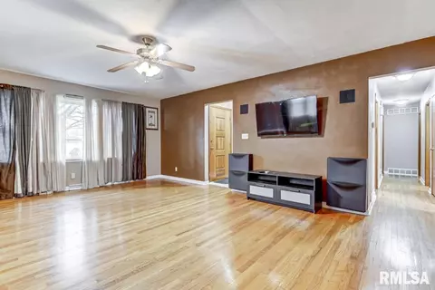 33 Longbow Ln, Springfield, IL 62704 photo 4