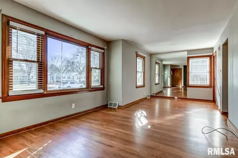 2227 S College St, Springfield, IL 62704 photo 7