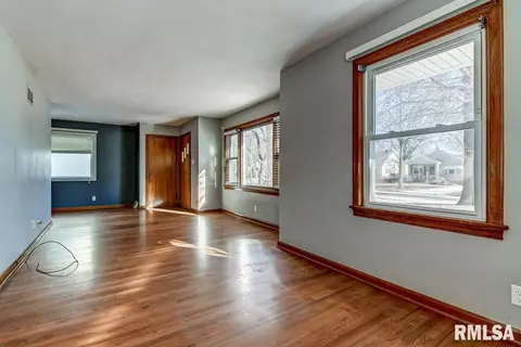 2227 S College St, Springfield, IL 62704 photo 5