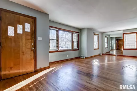 2227 S College St, Springfield, IL 62704 photo 8