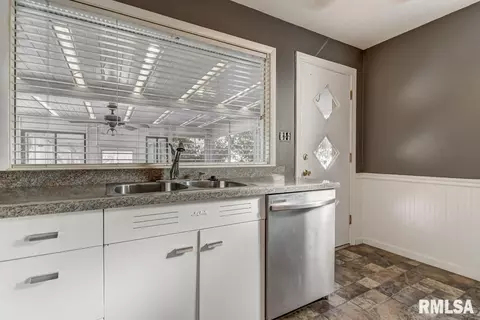 2227 S College St, Springfield, IL 62704 photo 9