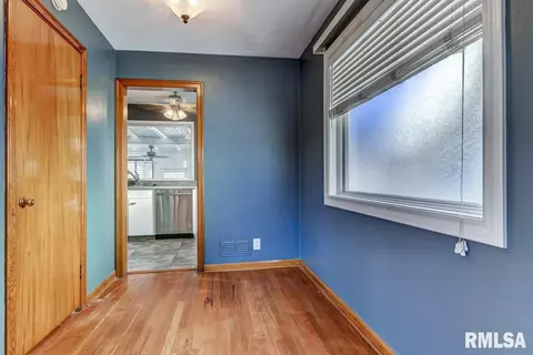 2227 S College St, Springfield, IL 62704 photo 4